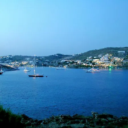 Ferienhaus Mykonos Waterfront House Walk To Private Ornos (Mykonos)